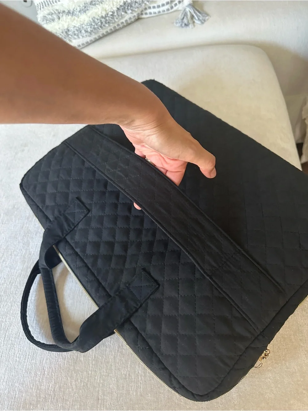 MOSISO Black Quilted Laptop Briefcase with Dual Front Pockets